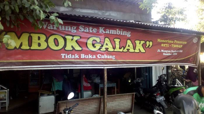 1. Mbak Diah, 2. Bu Edi, 3. Bu Pon, 4. Bu Jito “Dlidir”, 5. Pak Manto, 6. Mbok Galak, 7. Bu Haji Bejo, 8. Mbak Amik, 9. Mbak Cilik, 10. Gongso Mas “Dedet”
