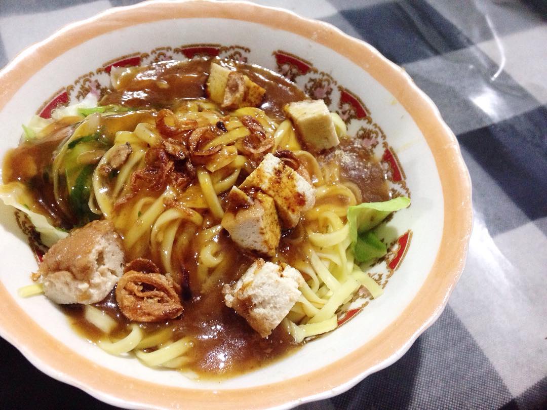 1. Longkrang, 2. Bu Umi, 3. Pak Muhadi, 4. Pak Tris, 5. Pak Umar, 6. Resto Ongklok, 7. Pak Yadi, 8. Mie Ongklok Cpny, 9. Mbak Umang, 10. Alun Alun Wonosobo