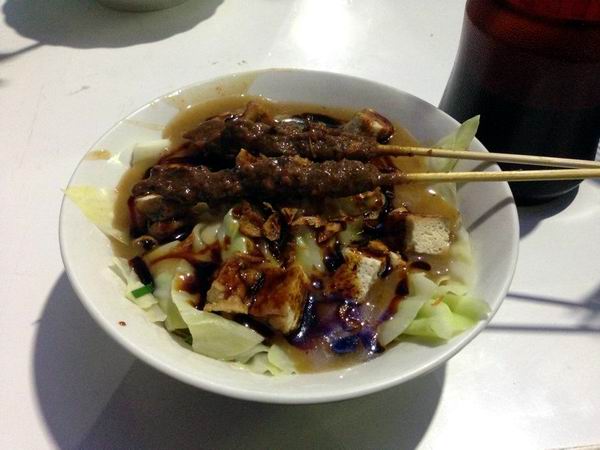 1. Longkrang, 2. Bu Umi, 3. Pak Muhadi, 4. Pak Tris, 5. Pak Umar, 6. Resto Ongklok, 7. Pak Yadi, 8. Mie Ongklok Cpny, 9. Mbak Umang, 10. Alun Alun Wonosobo
