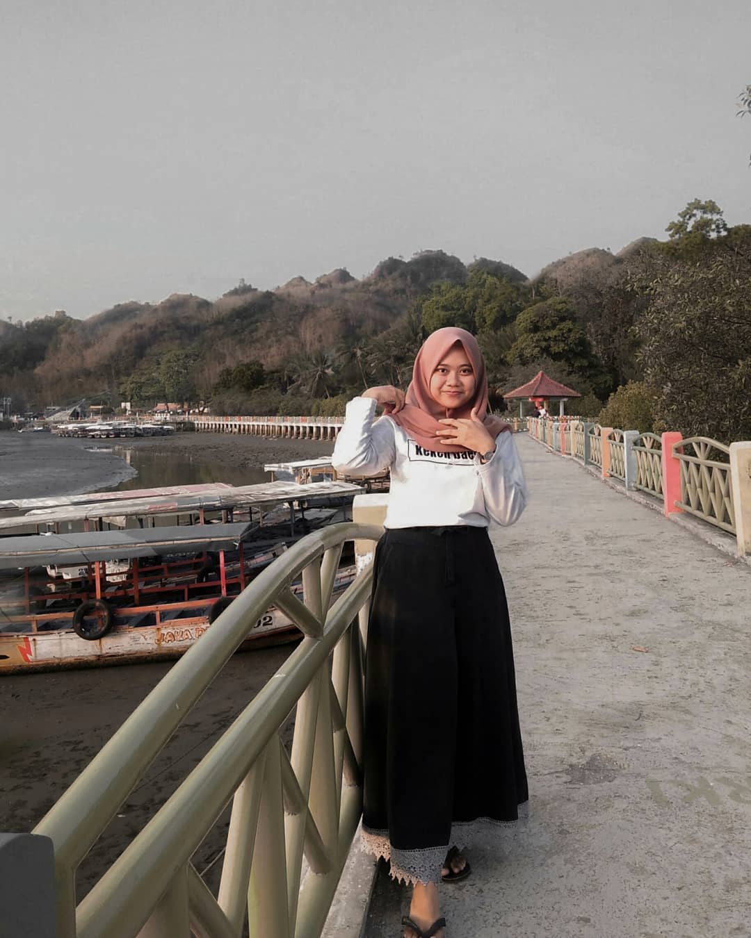 Kabupaten Kebumen, Selayang Pandang, Hutan dan Laut , Harga Tiket Masuk , Fasilitas Yang Ada