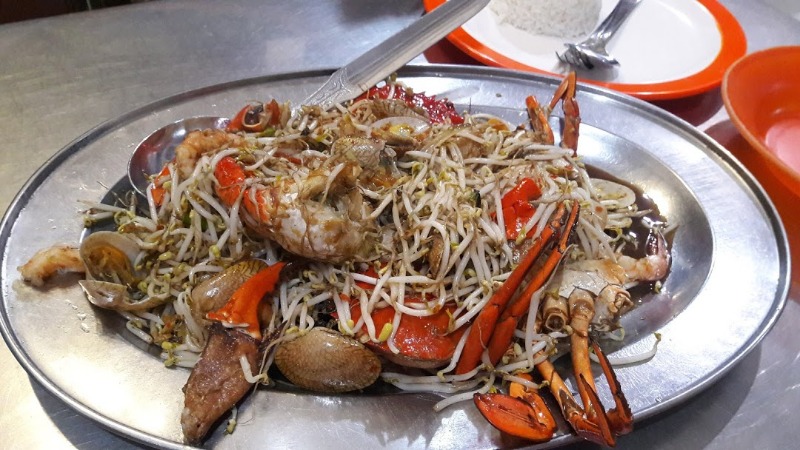 1. Layar Kertajaya, 2. Sari Laut Kapasan, 3. Kepiting Cak Gundul 1992, 4. Artomoro, 5. New Pelabuhan, 6. Ikan Bakar Genteng 2 Bang Jaja, 7. Indragiri Resto, 8. RM.Ayen, 9. Factory Resto, 10. D’Cost