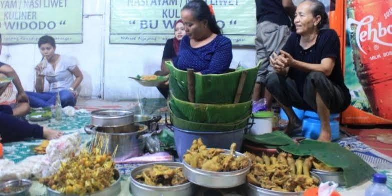 1. Warung Bu Widodo, 2. Warung Bu Pini, 3. Depot Bu Nyoto, 4. Mbak Jum Kemuning, 5. Warung Yu Nah, 6. Warung Bu Sami, 7. Warung Bu Yoto, 8. Karang Kojo, 9. Bu Sulami, 10. Bu Har
