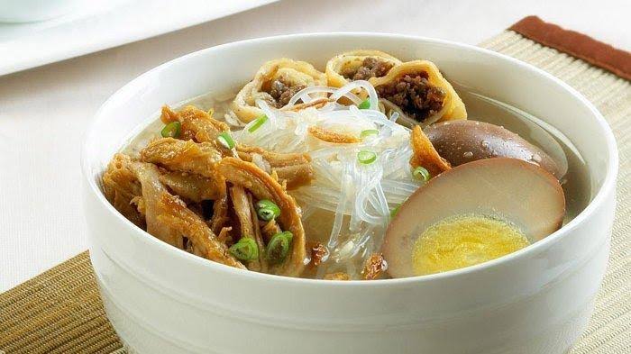 1. Warung Sastro, 2. RM. Kwali Ayam Kampung Jempol, 3. Maestro, 4. RM. Timlo Solo, 5. Timlo Solo Grand Mall, 6. Timlo Hartono Mall, 7. Depot Kratonan, 8. Warung Gado-gado “Mbak Yanti”, 9. Warung Bu Aning, 10. Warung Tiga Dara