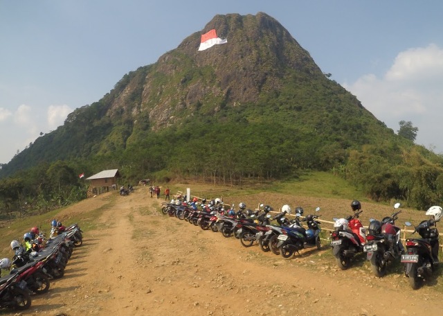 Gunung di Jawa Barat, Mengenal Sekilas, Rute Menuju Lokasi, Bertualang, Tips Berkunjung