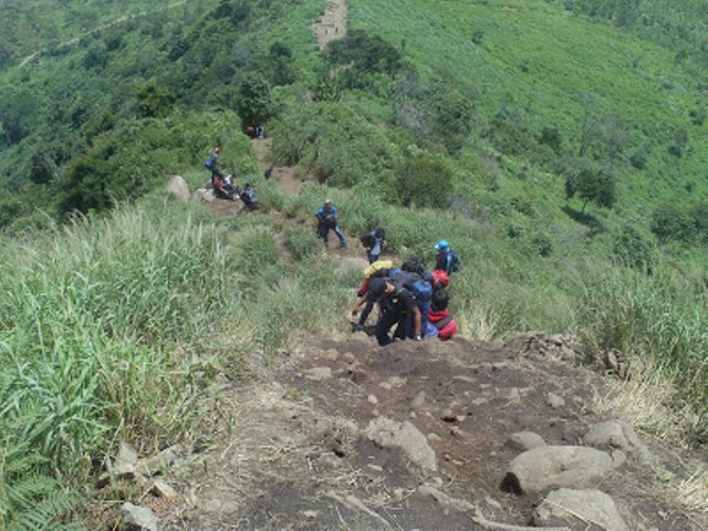 Gunung di Jawa Barat, Mengenal Sekilas, Rute Menuju Lokasi, Bertualang, Tips Berkunjung