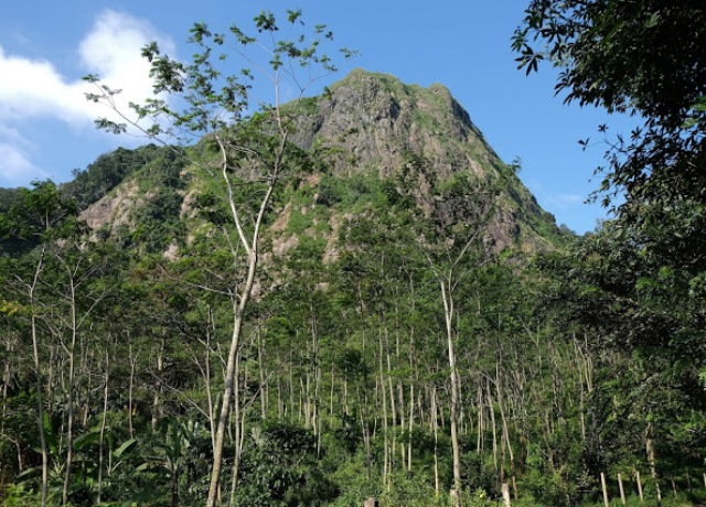 Gunung di Jawa Barat, Mengenal Sekilas, Rute Menuju Lokasi, Bertualang, Tips Berkunjung