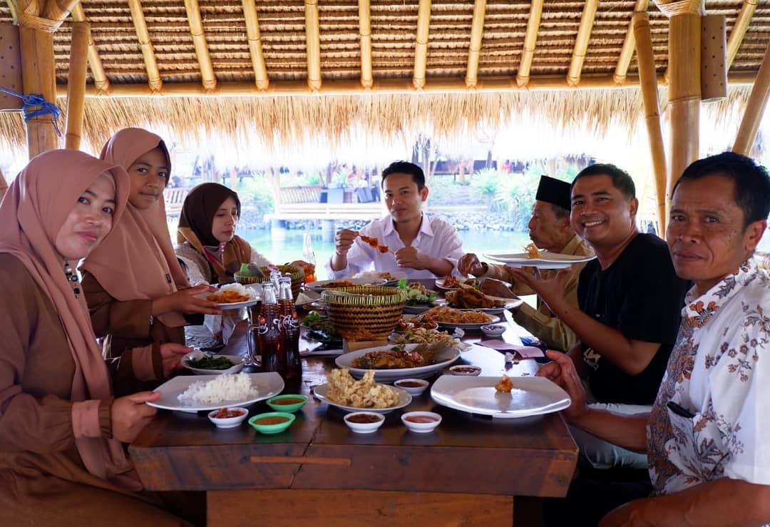 Daftar Harga Menu, Daftar Harga Minuman, Jalan Menuju Lokasi, Fasilitas , Review Mang Engking Bekasi