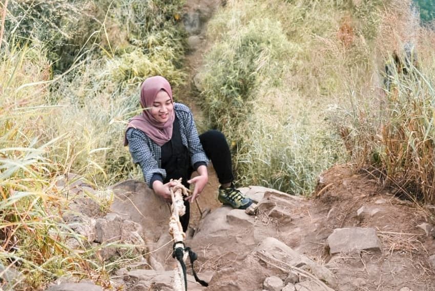 Gunung di Jawa Barat, Mengenal Sekilas, Rute Menuju Lokasi, Bertualang, Tips Berkunjung