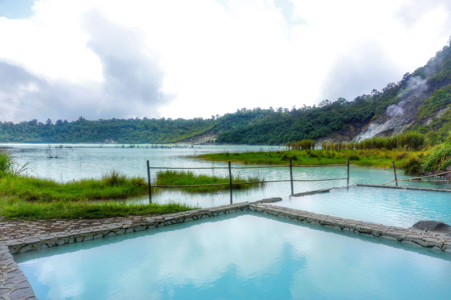 Harga Tiket Masuk, Danau Vulkanik Cantik, Lingkungan Masih Terjaga, Dikelola oleh Instansi, Lokasi Kawah Yang Indah, Olahraga Ringan, Fasilitas dan Aktivitas, Sejarah dan Cerita, Ada Curug, Rute Dari Tasikmalaya, Air Panasnya Baik Untuk Kulit, Pernah Ditutup