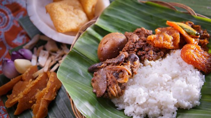 1. Gudeg Yu Djum Pusat, 2. Wijilan 167, 3. Maguwo, 4. Malioboro, 5. Sangaji, 6. Gamping, 7. Tempel, 8. Bantul, 9. Gunung Kidul, 10. Godean