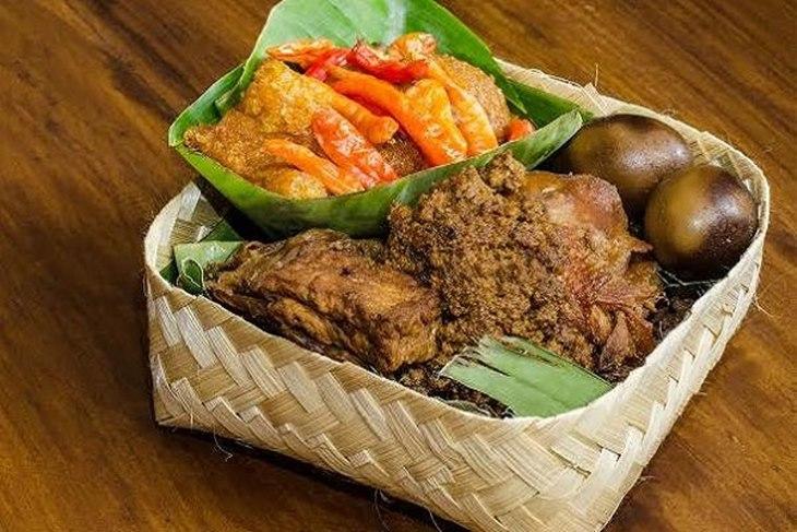 1. Gudeg Yu Djum Pusat, 2. Wijilan 167, 3. Maguwo, 4. Malioboro, 5. Sangaji, 6. Gamping, 7. Tempel, 8. Bantul, 9. Gunung Kidul, 10. Godean