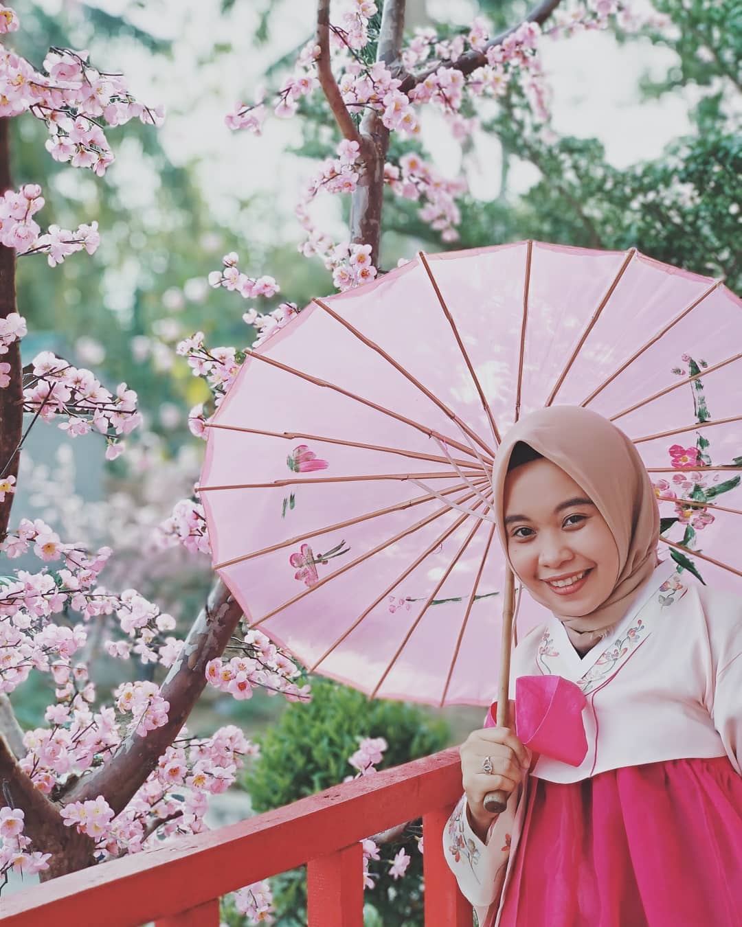 Harga Tiket Masuk, Jalan Menuju Lokasi, Fasilitas, Spot Foto Instagenic, Pesona Taman Sakura