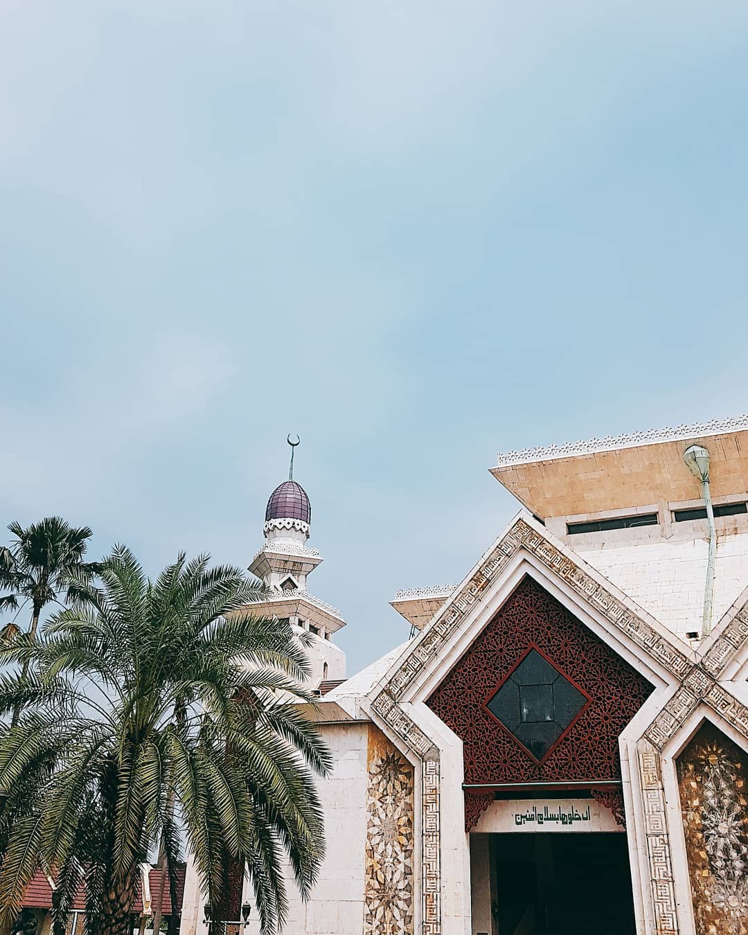 Tiket Masuk, Harga Sewa 2025, Jalan Menuju Lokasi, Fasilitas, Sekilas Masjid At-Tin, Daya Tarik 