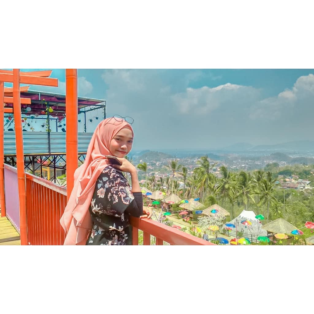 Harga Tiket Masuk, Jalan Menuju Lokasi, Fasilitas, Spot Foto Instagramable, Pesona Taman Sakura