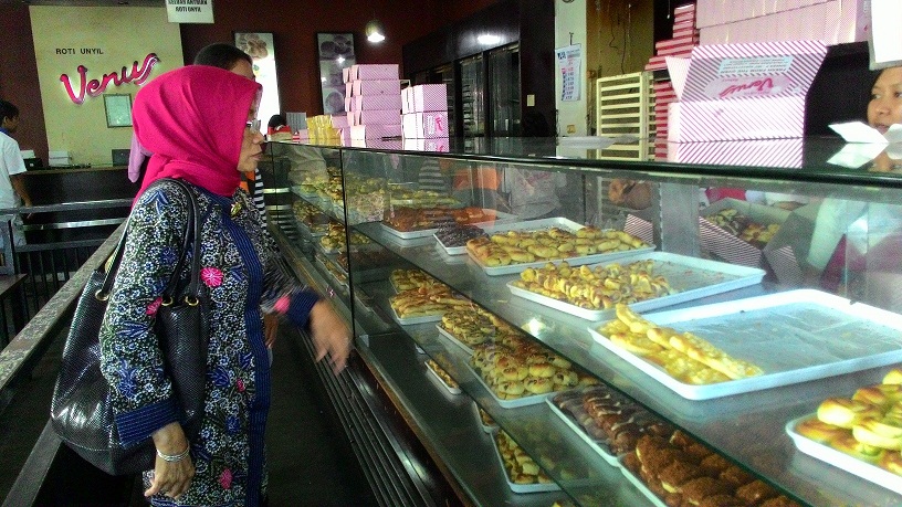 1. Pajajaran Bogor, 2. Siliwangi Bogor, 3. Yasmin, 4. Bina Marga, 5. Pemda, 6. Venus Rawamangun Jakarta, 7. Depok, 8. Toko Venus Botani, 9. Soetta, 10. Cirebon