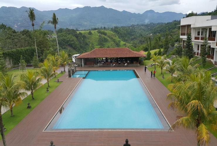 1. Grand Mulya, 2. Whiz Prime, 3. Lorin Hotel Sentul, 4. D’Anaya Hotel, 5. Jimmers Mountain