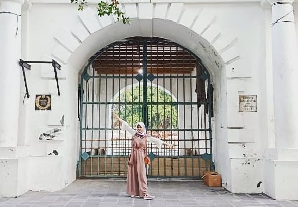 Harga Tiket Masuk, Jalan Menuju Lokasi, Fasilitas, Tentang Benteng Vastenburg, Ngapain Aja 