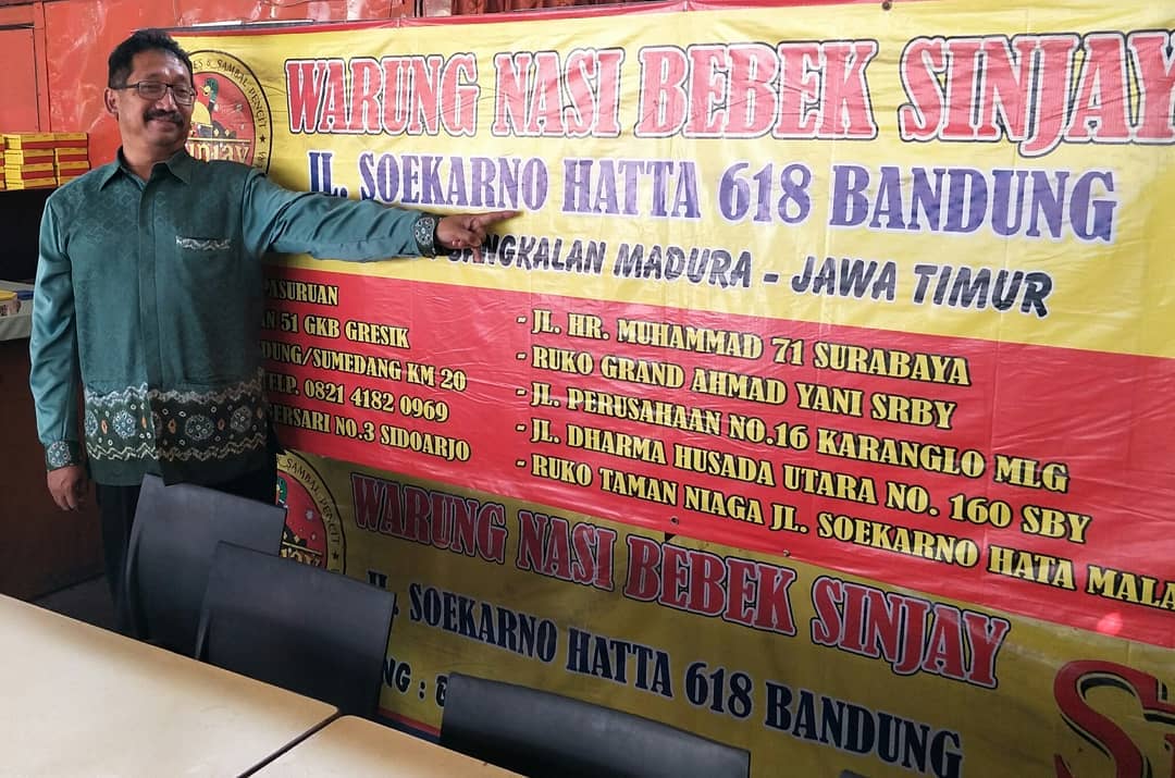 Bebek Sinjay Bandung, Harga Menu , Cara Memesan , Menu Bebek, Desain Rumah Makan, Lokasi Rumah Makan , Fasilitas RM, Keistimewaan , Jadwal Operasional 