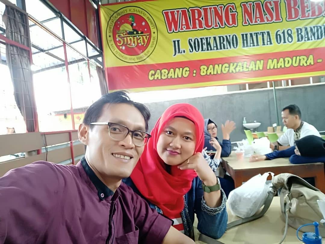Bebek Sinjay Bandung, Harga Menu , Cara Memesan , Menu Bebek, Desain Rumah Makan, Lokasi Rumah Makan , Fasilitas RM, Keistimewaan , Jadwal Operasional 