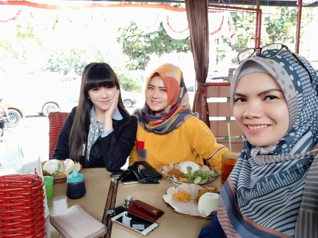 Bebek Sinjay Bandung, Harga Menu , Cara Memesan , Menu Bebek, Desain Rumah Makan, Lokasi Rumah Makan , Fasilitas RM, Keistimewaan , Jadwal Operasional 
