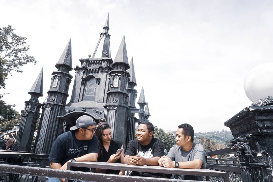 Harga Menu Makanan, Daftar Minuman, Tentang Lokasi, Pesona Keindahan, Lokasi Dimana, Harga Tiket Masuk , Fasilitas Yang Ada