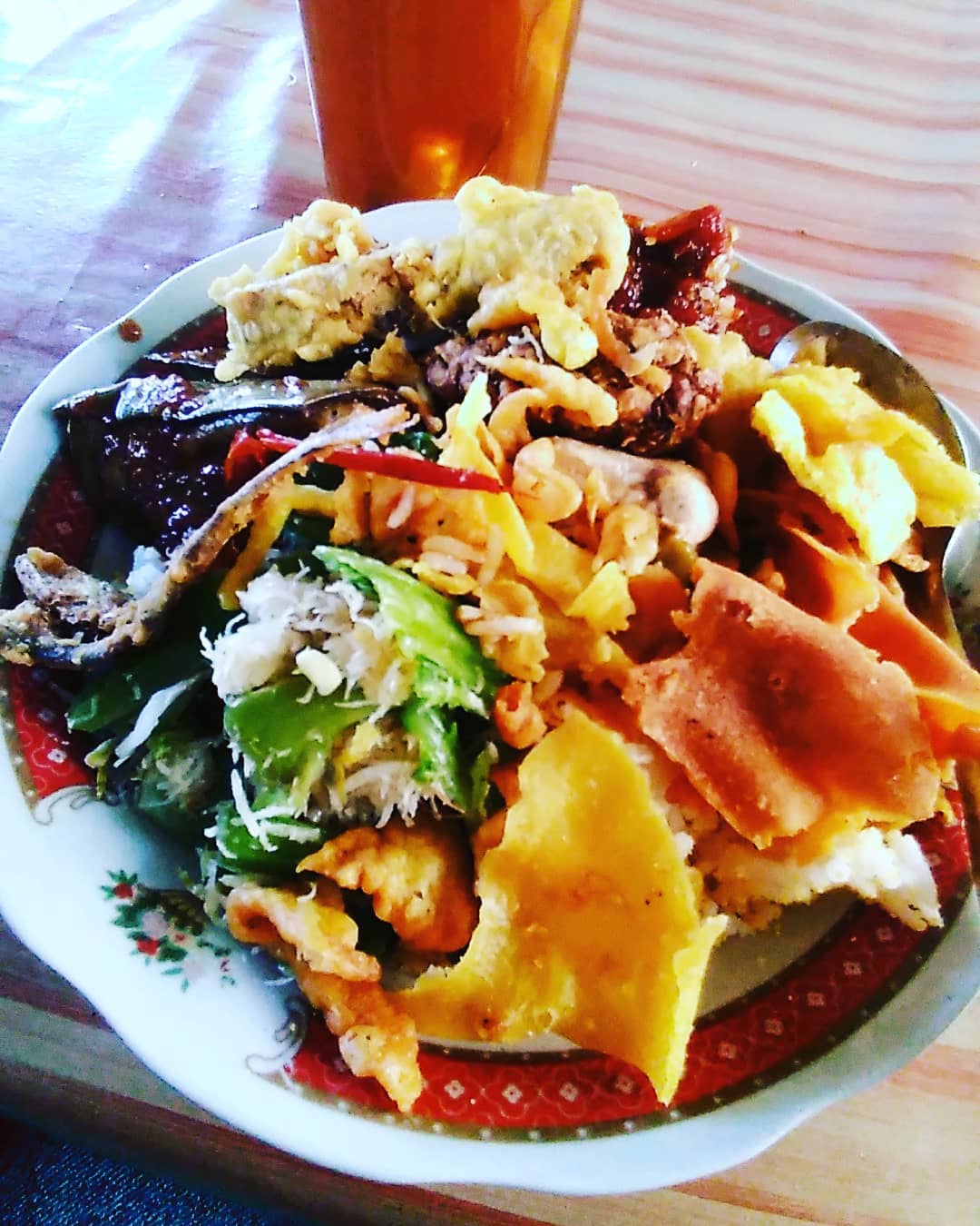 Daftar Harga Menu, Daftar Harga Minuman, Jalan Menuju Lokasi, Dilirik Food Blogger, Ciri Khas Warung Wakani