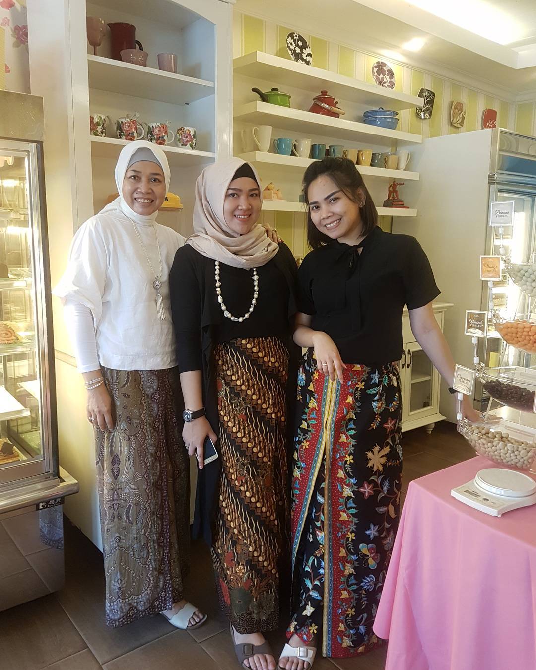 Daftar Harga Menu, Daftar Harga Minuman, Spot Foto Instagrambale, Cabang Store, Murah, Nikmat &amp; Nagih