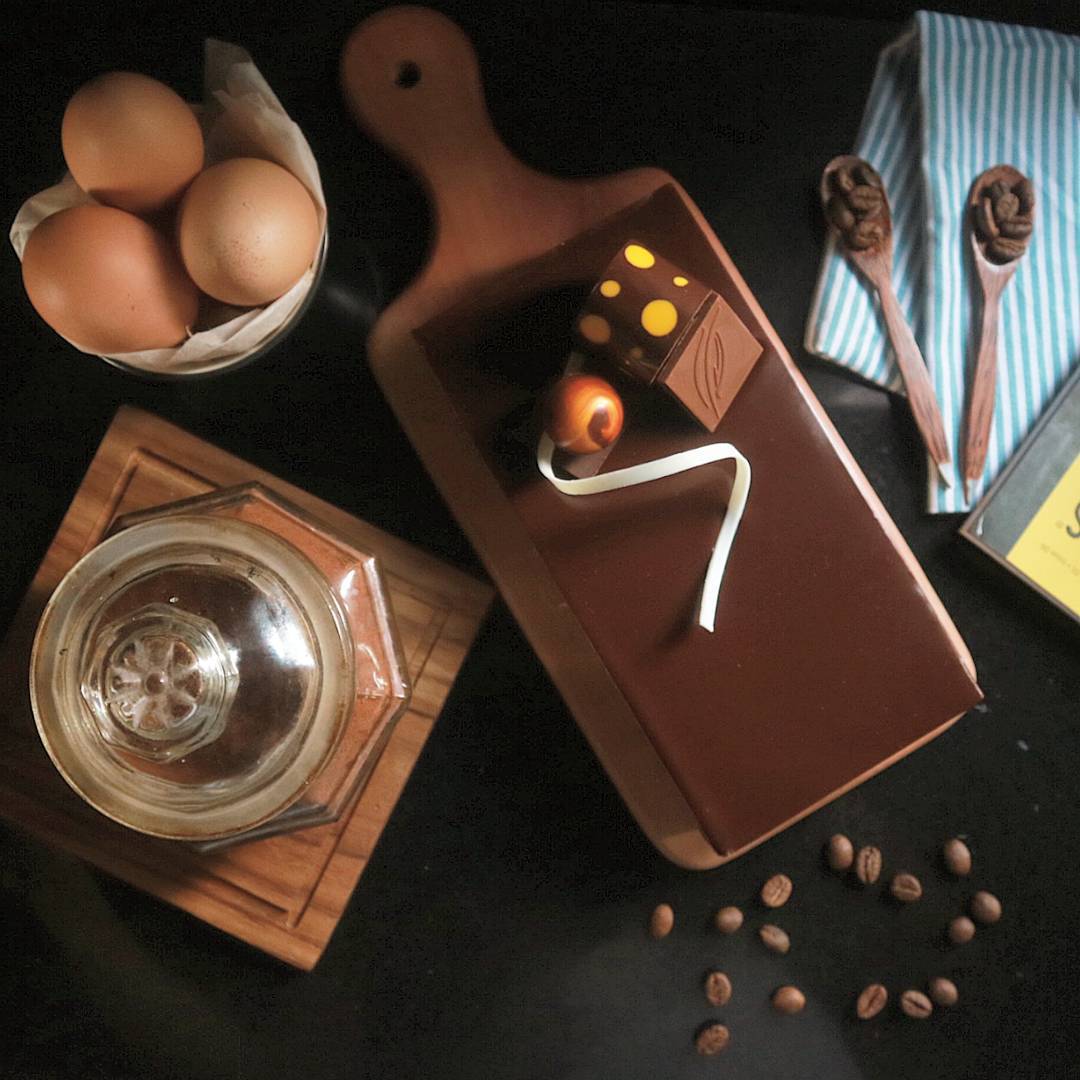 Daftar Harga Menu, Daftar Harga Minuman, Cabang Outlet, Apa Istimewanya?, Dapur Chocolate Corner