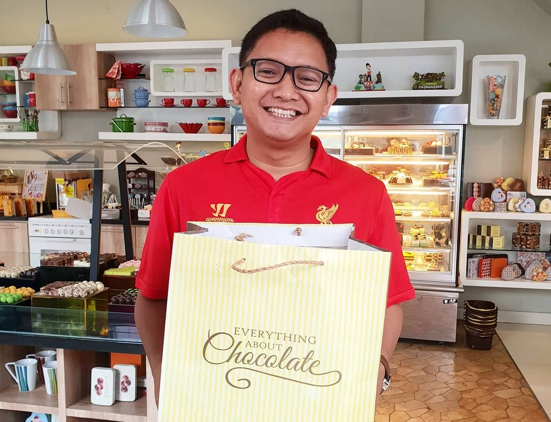 Daftar Harga Menu, Daftar Harga Minuman, Cabang Outlet, Apa Istimewanya?, Dapur Chocolate Corner