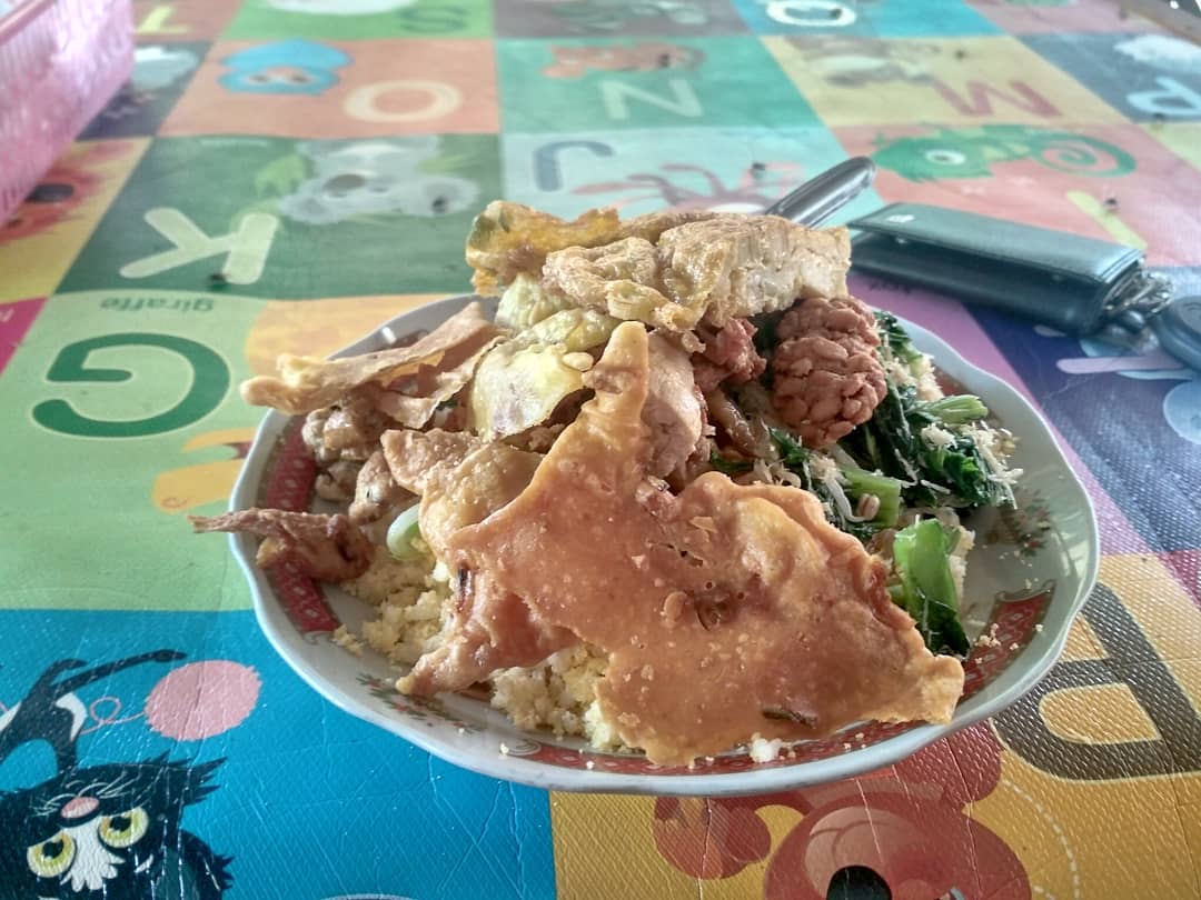 Daftar Harga Menu, Daftar Harga Minuman, Jalan Menuju Lokasi, Dilirik Food Blogger, Ciri Khas Warung Wakani