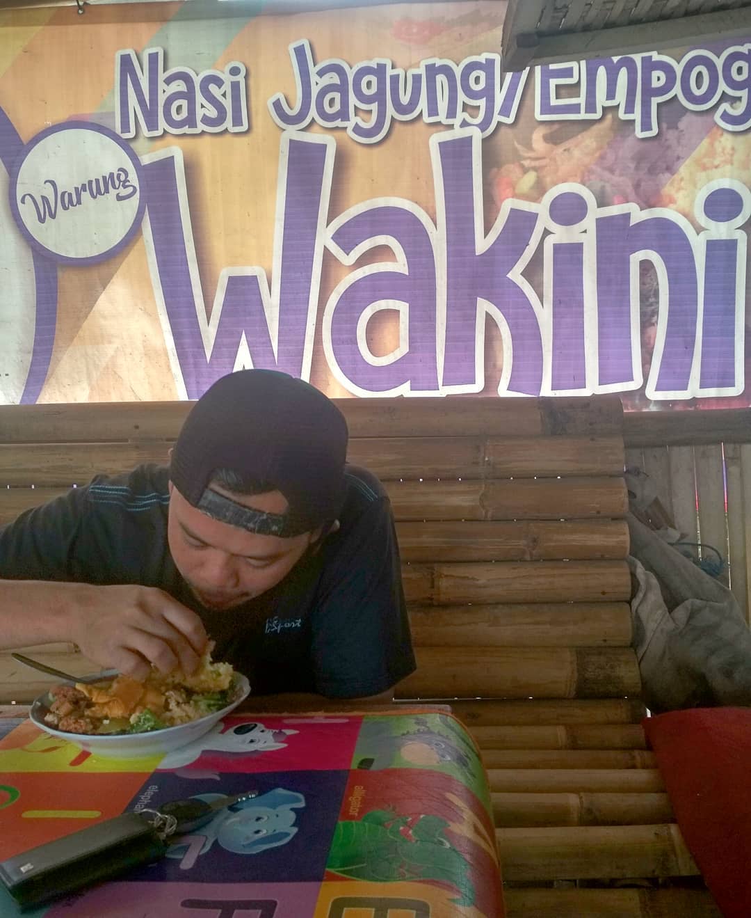 Daftar Harga Menu, Daftar Harga Minuman, Jalan Menuju Lokasi, Dilirik Food Blogger, Ciri Khas Warung Wakani