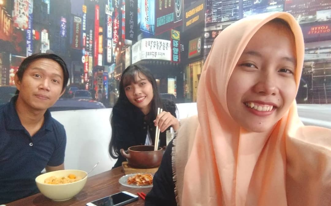 1. Resto Legian, 2. Resto Papuma, 3. Rumah Kimbap, 4. RM. Lestari, 5. Fujiyama Sushi, 6. Warunk Upnormal, 7. Ikan Bakar Cianjur, 8. Taman Mangli Indah, 9. Teh Hi La, 10. Bakaro Suki