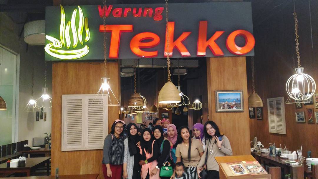 1. Yoshinoya, 2. Bebek Dower, 3. Bakmi Naga, 4. Ichiban Sushi, 5. Mujigae, 6. Nahm Thai, 7. Aroma Batavia, 8. BMK Baso Malang Karapitan, 9. Sukiya, 10. Warung Tekko
