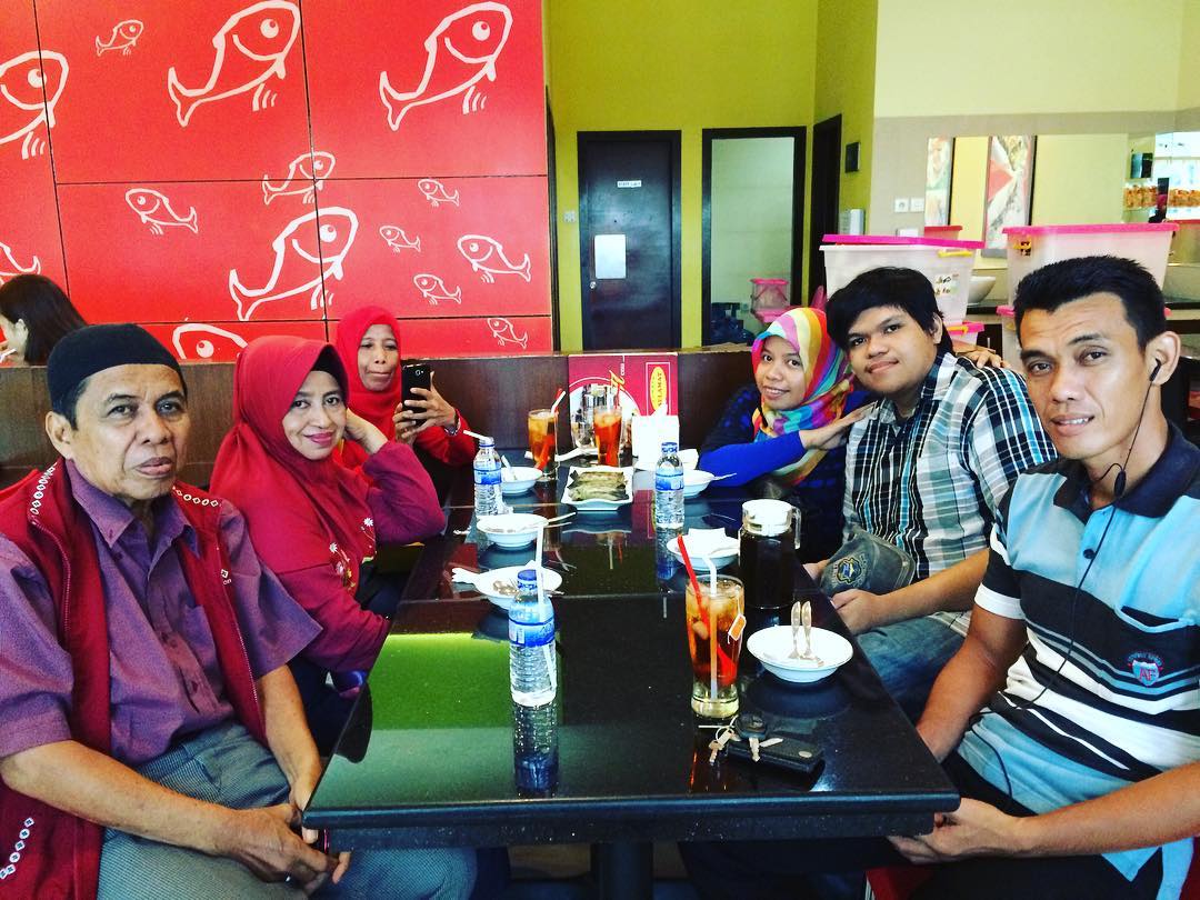 1. Pempek Selamat, 2. Pondok Kelapo, 3. RM Pak H.Munir, 4. RM Wong Djogja, 5. Roemah Kebun, 6. Aroma Cempaka, 7. Samwon Express, 8. Sushi Marru, 9. Kedai Om Roy, 10. Pondok Pindang Sarinande
