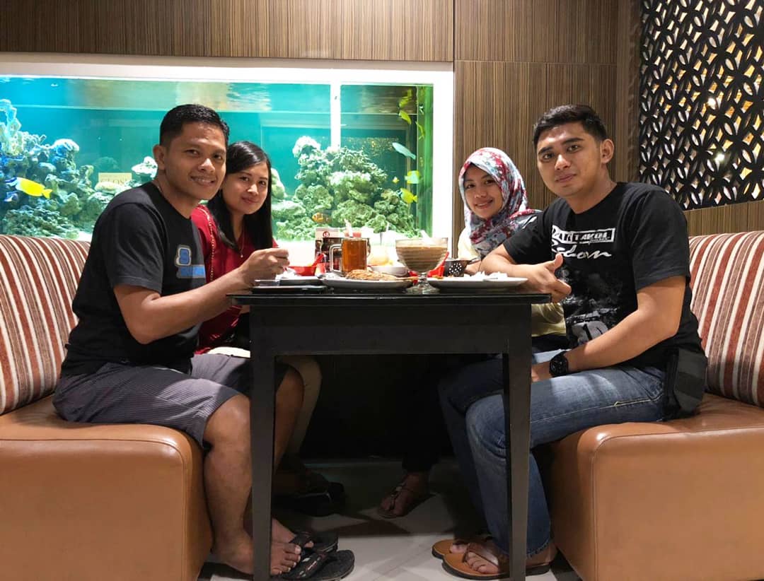 1. Resto Legian, 2. Resto Papuma, 3. Rumah Kimbap, 4. RM. Lestari, 5. Fujiyama Sushi, 6. Warunk Upnormal, 7. Ikan Bakar Cianjur, 8. Taman Mangli Indah, 9. Teh Hi La, 10. Bakaro Suki
