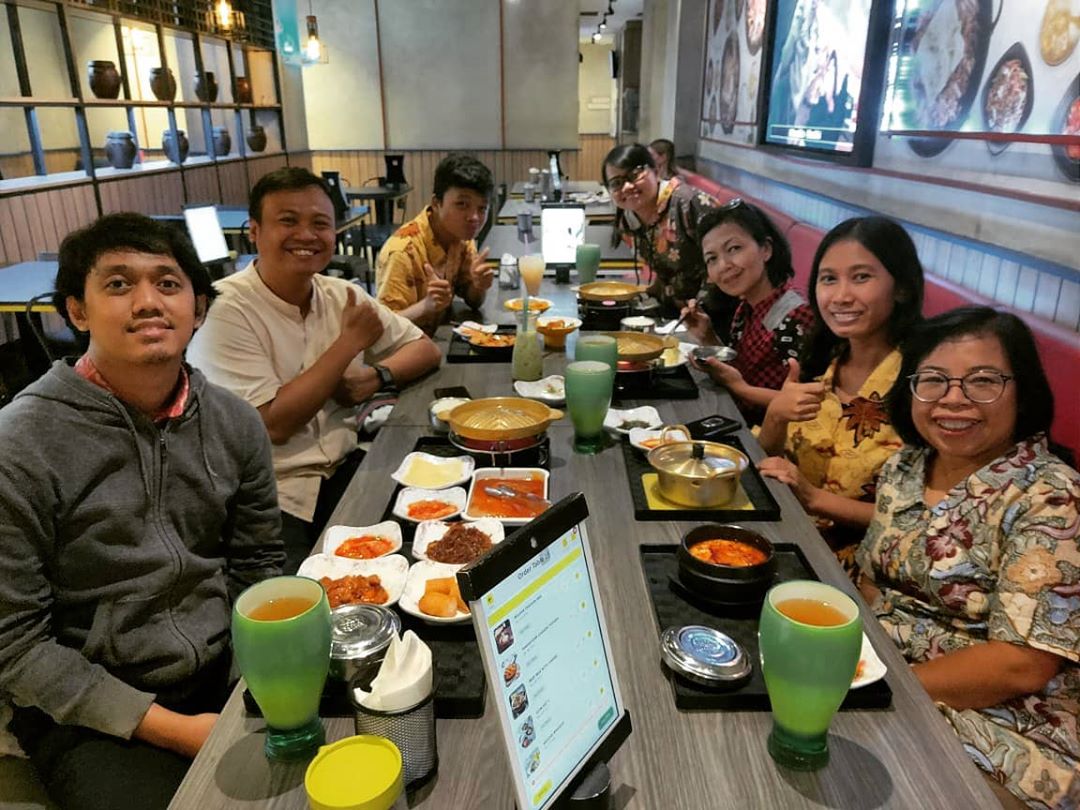 1. Yoshinoya, 2. Bebek Dower, 3. Bakmi Naga, 4. Ichiban Sushi, 5. Mujigae, 6. Nahm Thai, 7. Aroma Batavia, 8. BMK Baso Malang Karapitan, 9. Sukiya, 10. Warung Tekko