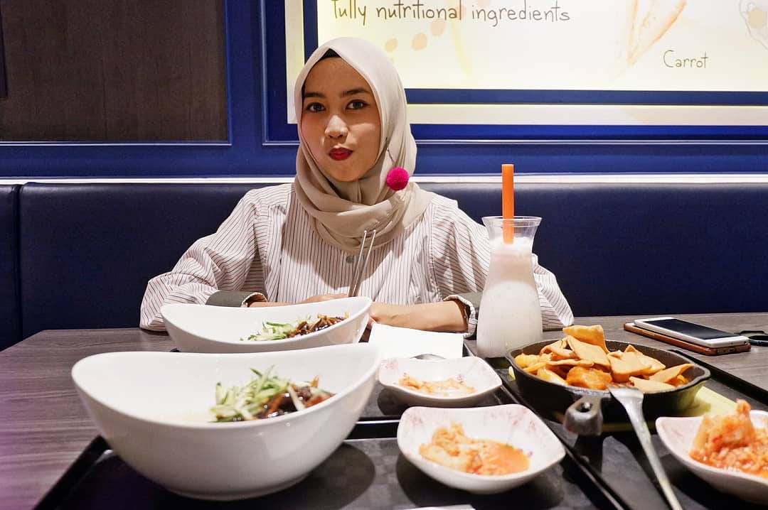 1. Lesehan Riung Pasundan, 2. Saung Bakul Centong, 3. Sang Kuring, 4. Mang Kabayan, 5. Sunda Alam Sari, 6. Gokana Ramen, 7. Matsuriya Restaurant, 8. Mujigae Korean Food, 9. Bakso Rainbow 2, 10. Rz Cafe & Resto