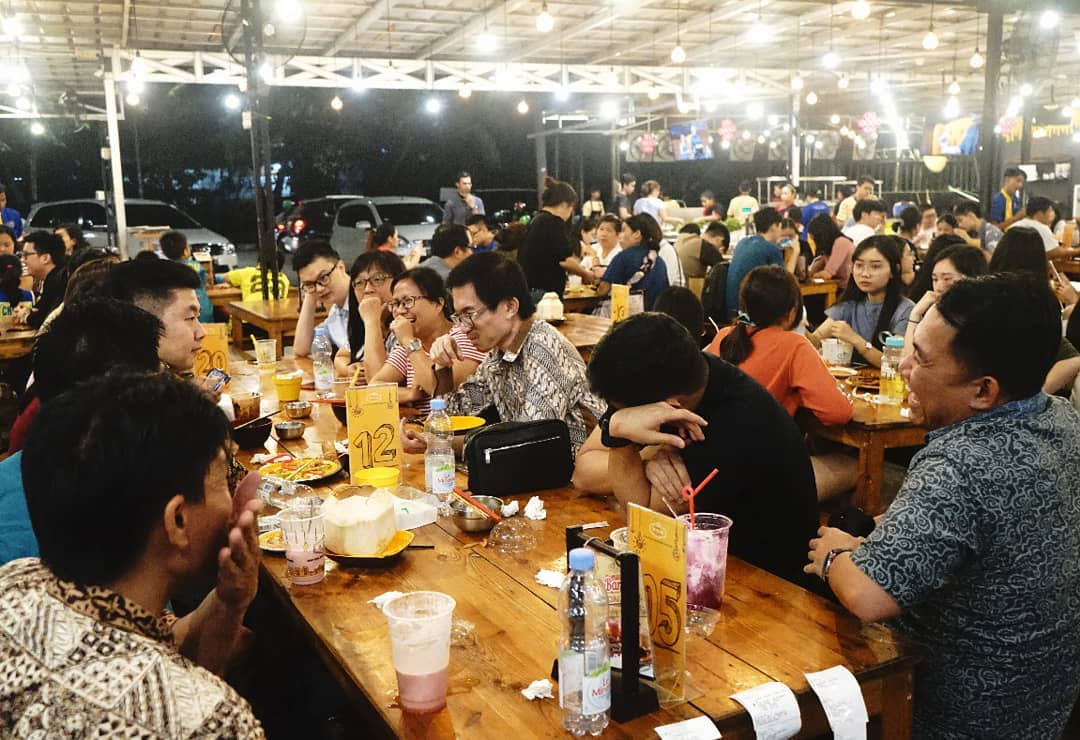 1. Taman Santap, 2. Istana Nelayan, 3. Lembur Kuring, 4. The Grand Ni Hao, 5. Bupe Resto, 6. Kampung Nirwana, 7. Level Up Cafe, 8. RM. Tirtonadi, 9. Warung Wakaka, 10. Mujigae