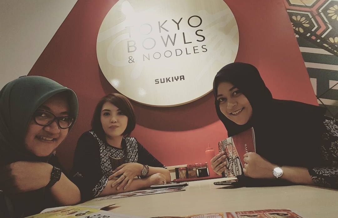 1. Yoshinoya, 2. Bebek Dower, 3. Bakmi Naga, 4. Ichiban Sushi, 5. Mujigae, 6. Nahm Thai, 7. Aroma Batavia, 8. BMK Baso Malang Karapitan, 9. Sukiya, 10. Warung Tekko