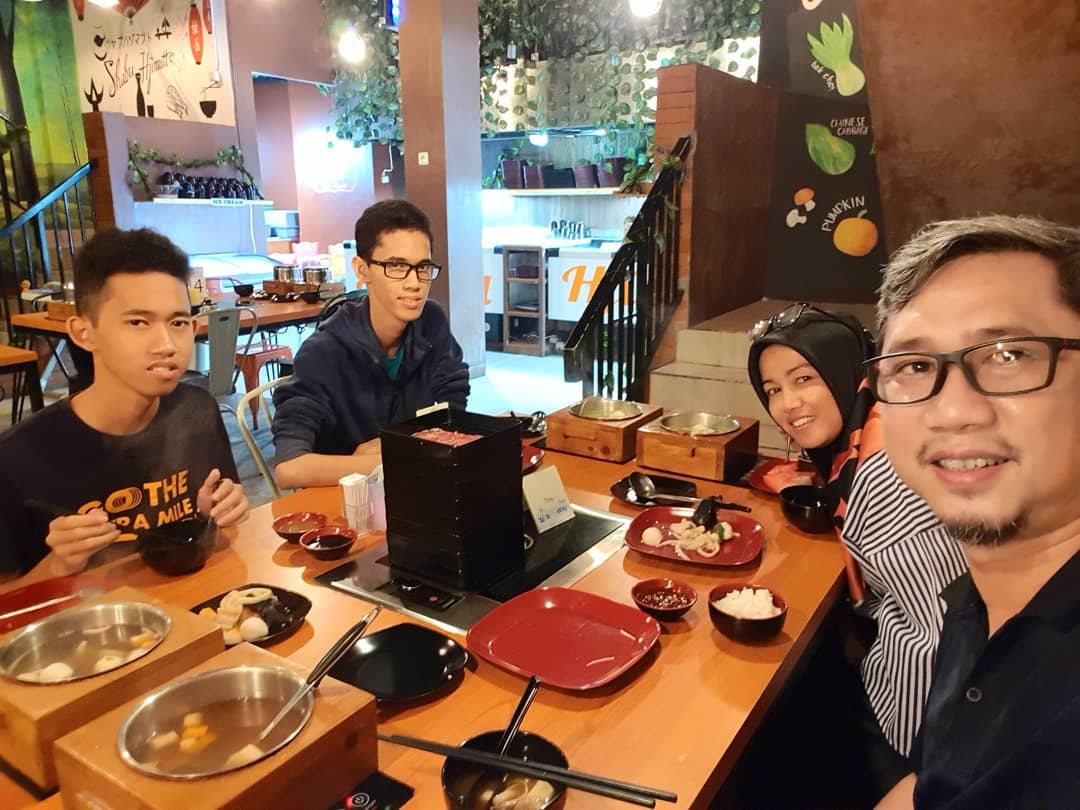 All you can eat di galaxy bekasi mall murah 3 u bbq restoran makanan grand, 1. Shabu Hji-mat, 2. Mashiseo, 3. Ngunya, 4. Grill 99, 5. Bamboo Dimsum, 6. Pochajjang, 7. KKUMGA BBQ, 8. Steak 21, 9. Miyazaki, 10. Gudang Kafe