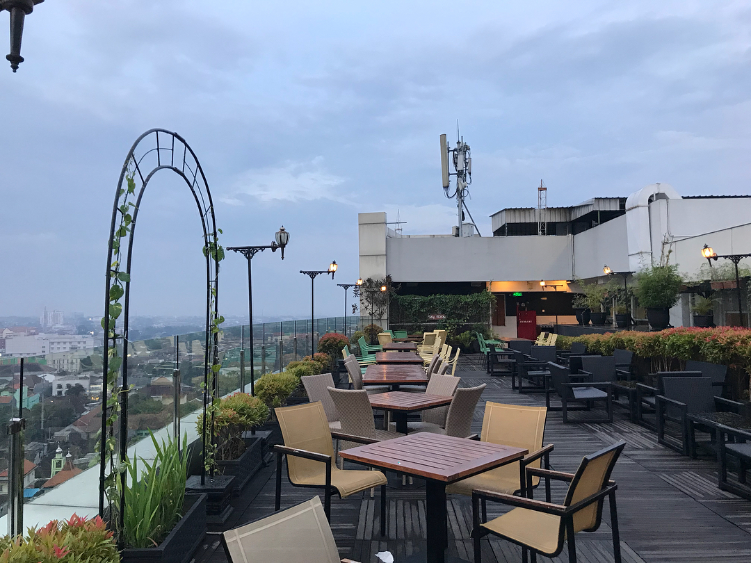 1. Pochajjang, 2. Kedai Seasoning, 3. Dakgalbi, 4. Ainisuki Resto, 5. Landbouw Resto, 6. Atria Hotel, 7. Yakuza Bu, 8. Bluebells Express, 9. Harris Hotel, 10. The 101 Hotel