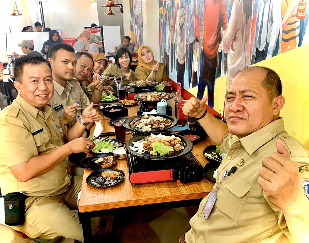1. Sogogi Shabu, 2. Wangja, 3. Pochajjang, 4. Bamboo Dimsum, 5. Mokaya Resto, 6. Hachi Grill, 7. Tebet 39 Japanese Resto, 8. Han Suki, 9. Shaburi, 10. Kintan Buffet