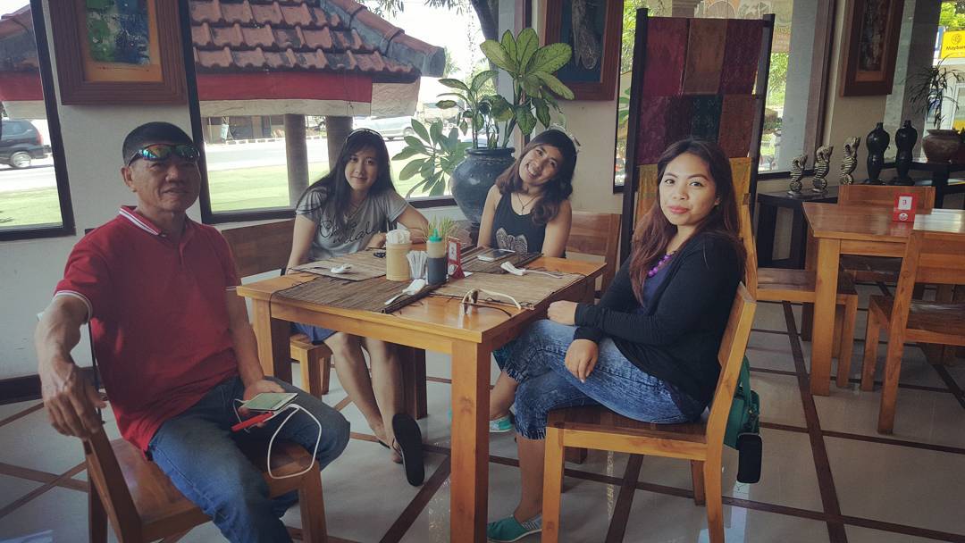 1. Dharma Giri, 2. Warong Legong, 3. Ayam Taliwang, 4. Tsavo Lion, 5. Dapoer Lebih, 6. Ngerodok Resto, 7. Warung Mas Bagong, 8. RM. Padang Ampera, 9. Keramas Aero Park, 10. Warung Antis Paramita