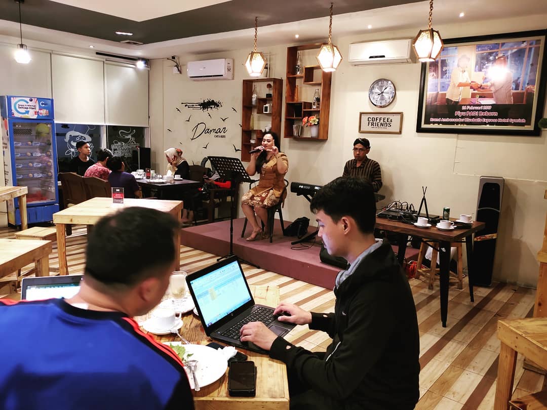 1. Pochajjang, 2. Kedai Seasoning, 3. Dakgalbi, 4. Ainisuki Resto, 5. Landbouw Resto, 6. Atria Hotel, 7. Yakuza Bu, 8. Bluebells Express, 9. Harris Hotel, 10. The 101 Hotel