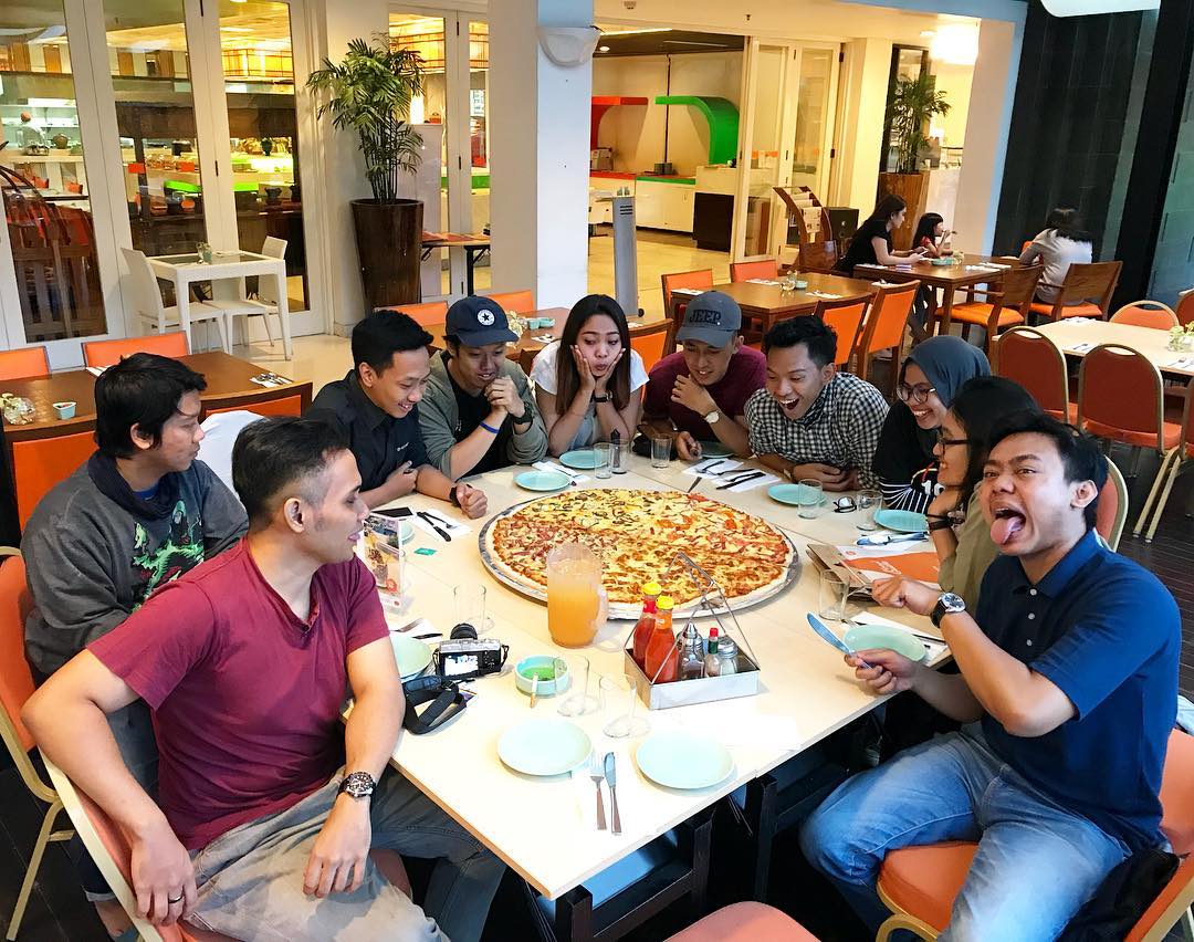 1. Pochajjang, 2. Kedai Seasoning, 3. Dakgalbi, 4. Ainisuki Resto, 5. Landbouw Resto, 6. Atria Hotel, 7. Yakuza Bu, 8. Bluebells Express, 9. Harris Hotel, 10. The 101 Hotel