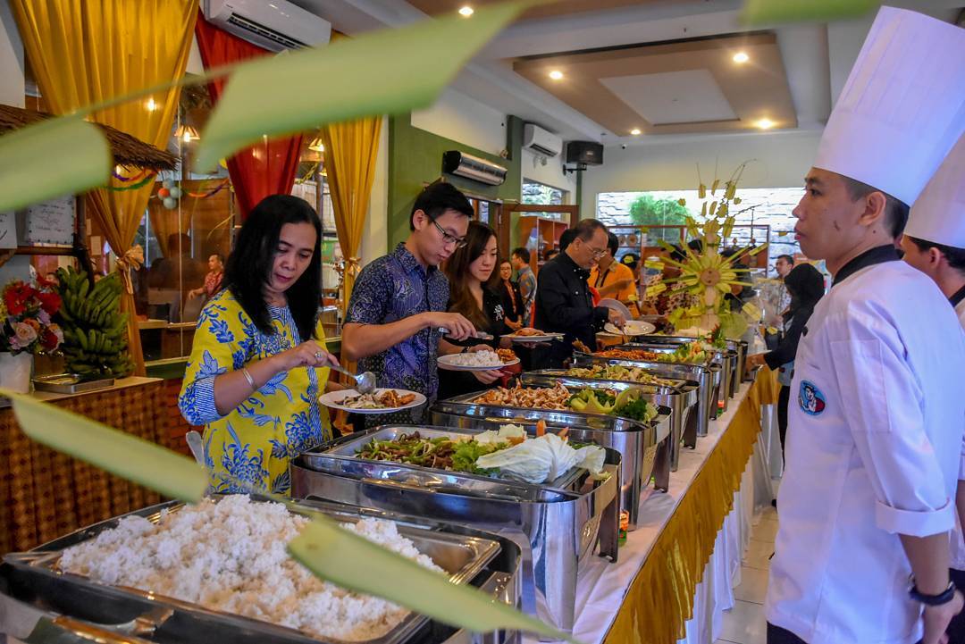 1. RM. Laksa Pengharapan, 2. Mang Kabayan, 3. RM. Seafood 99, 4. RM. Saung Berkah, 5. Sukahati Cafe, 6. OTO Bento, 7. RM. Kalimantan Asen, 8. Ramen 1, 9. RM. Padang Alhamdulilah, 10. Warung Wakaka