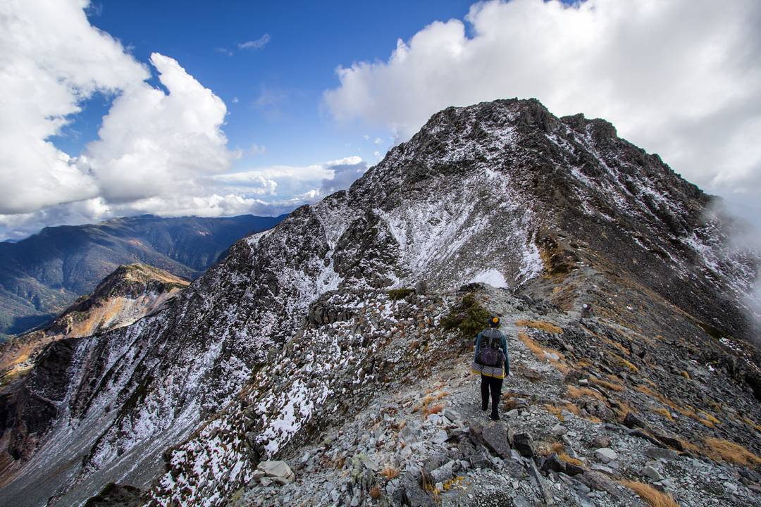 Gunung tertinggi di jepang adalah negara 4, 1. Gunung Fuji, 2. Gunung Kitadake, 3. Gunung Hotaka, 4. Gunung Yari, 5. Gunung Warusawa, 6. Gunung Akaishi, 7. Gunung Ontake, 8. Gunung Shiomi, 9. Gunung Aino, 10. Gunung Obami