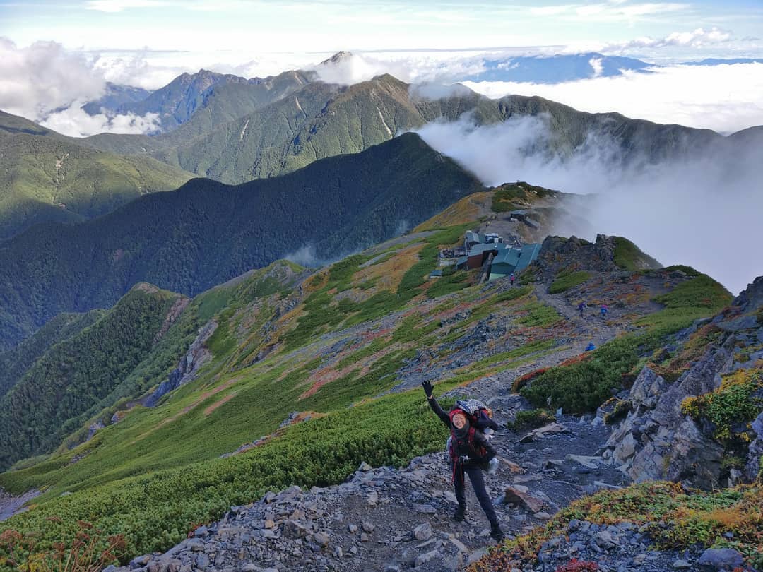 1. Gunung Fuji, 2. Gunung Kitadake, 3. Gunung Hotaka, 4. Gunung Yari, 5. Gunung Warusawa, 6. Gunung Akaishi, 7. Gunung Ontake, 8. Gunung Shiomi, 9. Gunung Aino, 10. Gunung Obami