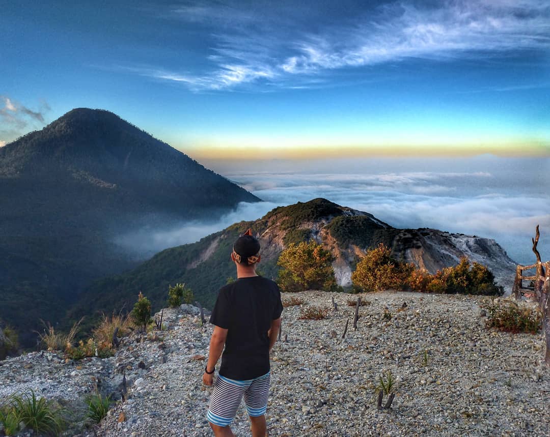 1. Gunung Guntur, 2. Gunung Cikuray, 3. Gunung Papandayan, 4. Gunung Piramid Sadahurip, 5. Gunung Haruman, 6. Puncak Darajat Pass, 7. Gunung Talaga Bodas, 8. Gunung Calancang, 9. Gunung Kendang, 10. Gunung Cakrabuana