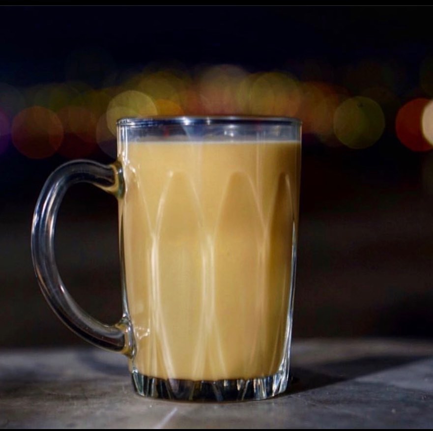 1. Pallu Butung, 2. Sirup Pisang Ambon, 3. Sarraba, 4. Es Pisang Ijo, 5. Sirup Markisa, 6. Kopi Susu Makassar, 7. Ballo, 8. Mocktail, 9. Es Poteng, 10. Es Putar Papabon